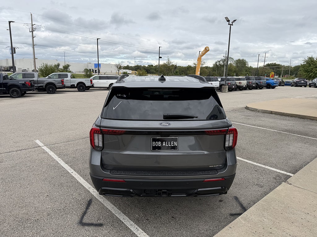 2027 Ford Explorer ST-Line