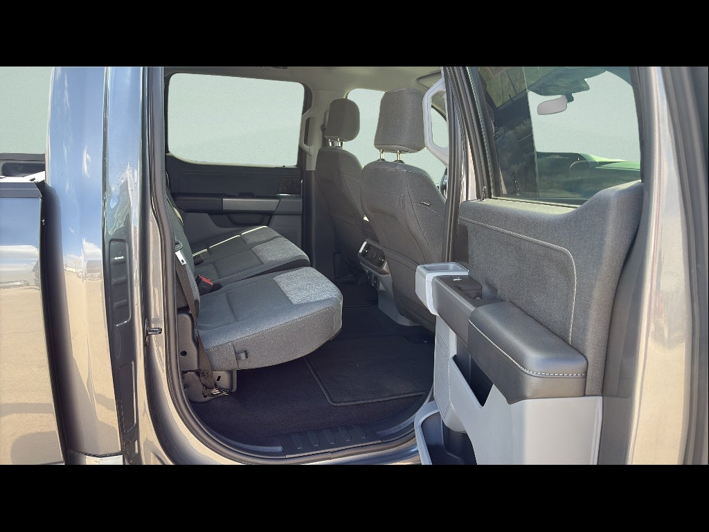 2023 Ford F-150 Lightning XLT