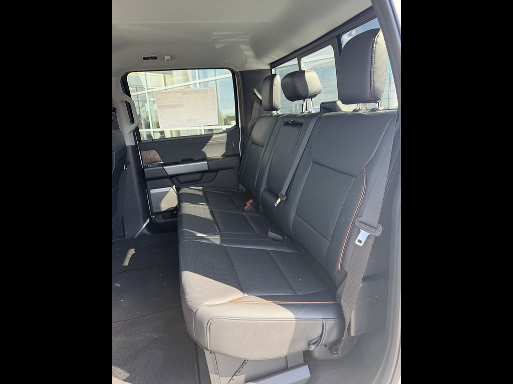 2026 Ford Super Duty F-350 DRW LARIAT