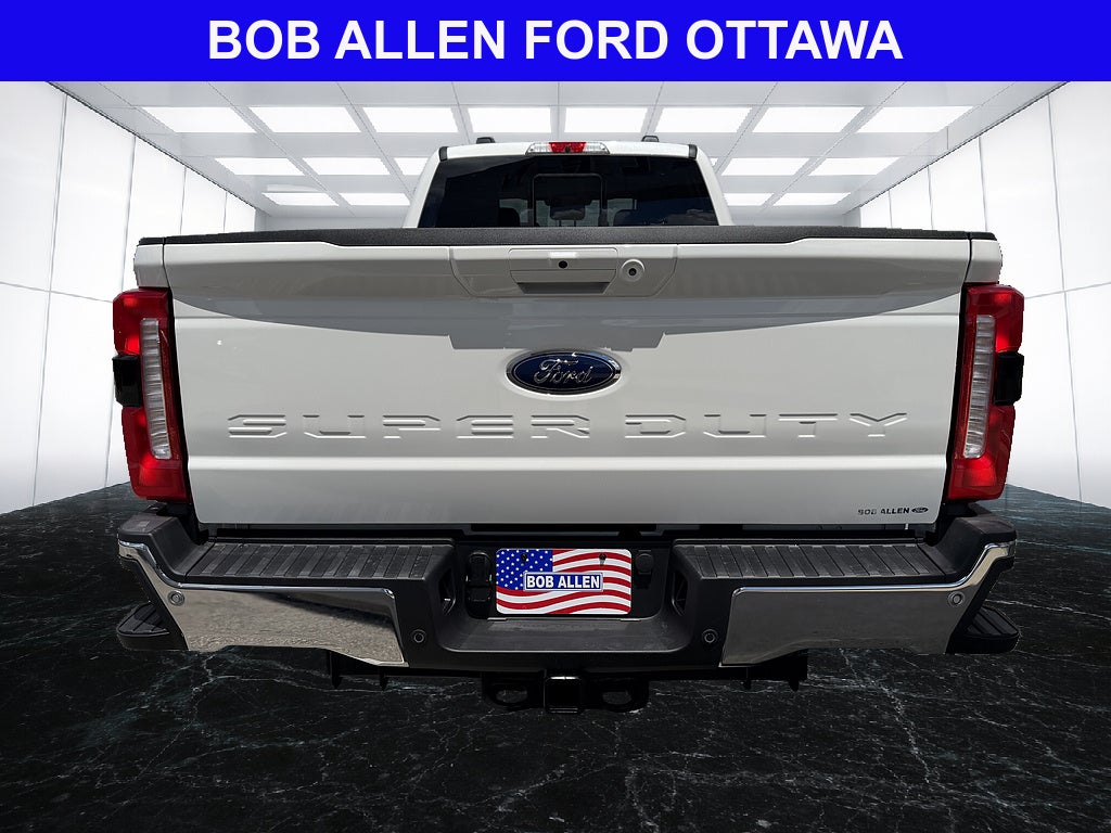 2026 Ford Super Duty F-350 DRW LARIAT