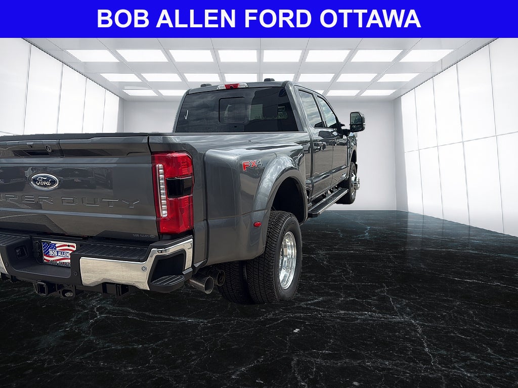 2026 Ford Super Duty F-350 DRW LARIAT