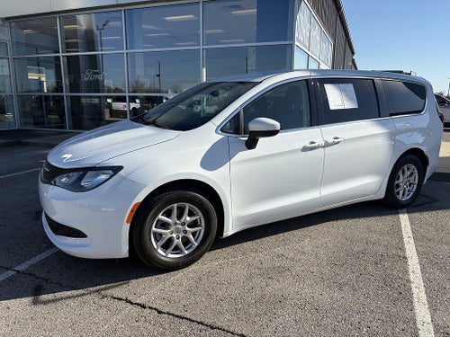 2023 Chrysler Voyager LX