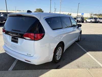 2023 Chrysler Voyager LX