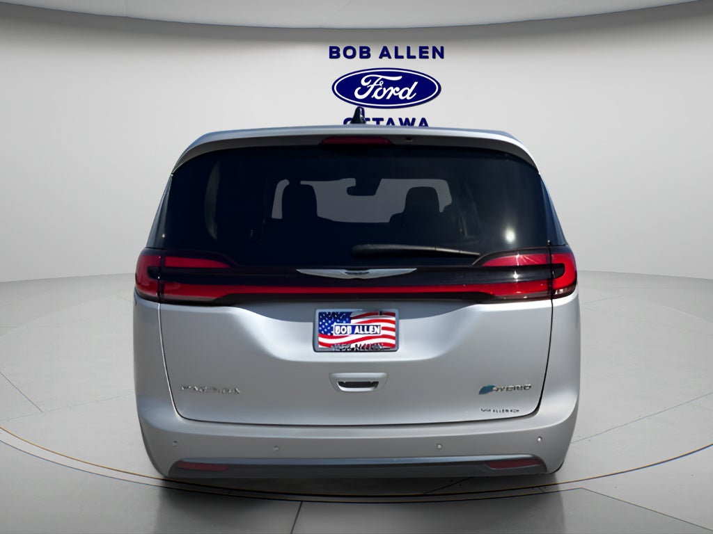 2024 Chrysler Pacifica Select