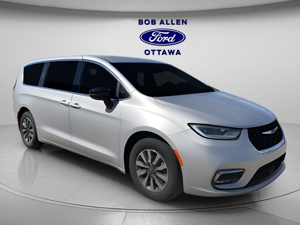 2024 Chrysler Pacifica Select