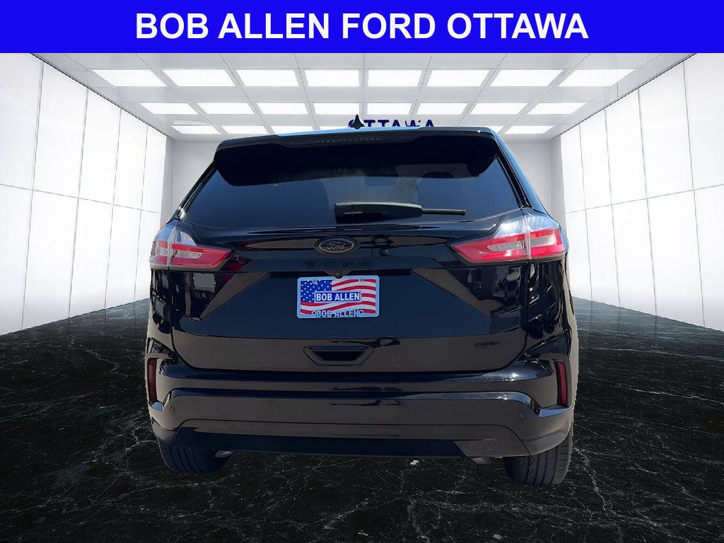 2023 Ford Edge SE