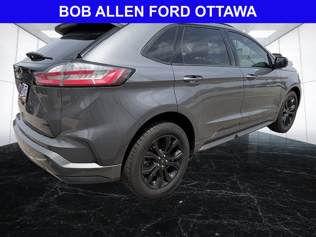 2022 Ford Edge SE