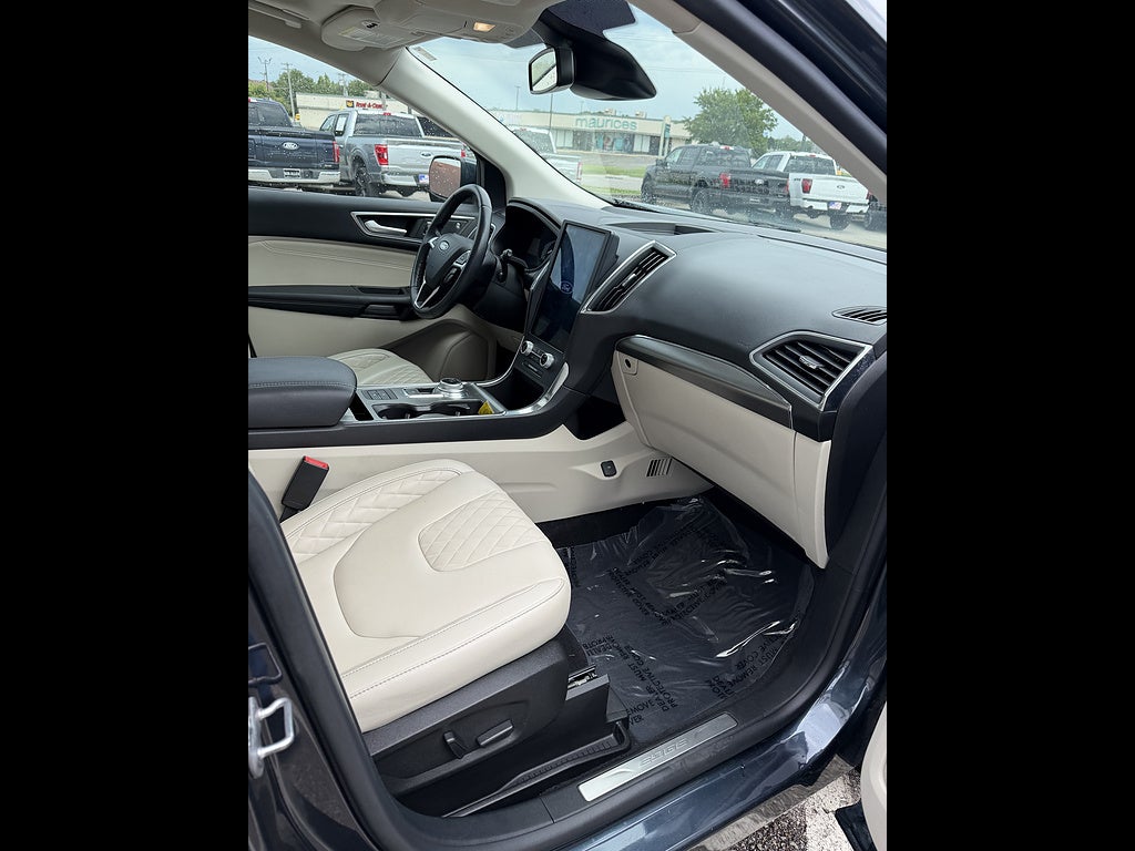 2023 Ford Edge Titanium
