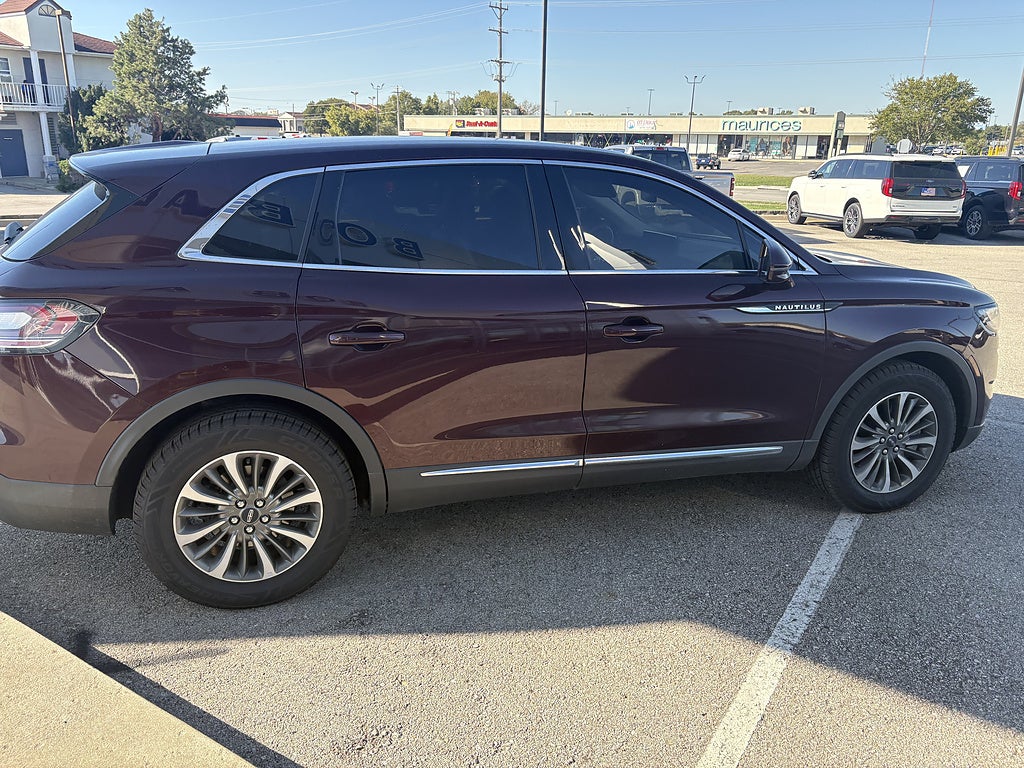 2022 Lincoln Nautilus Standard