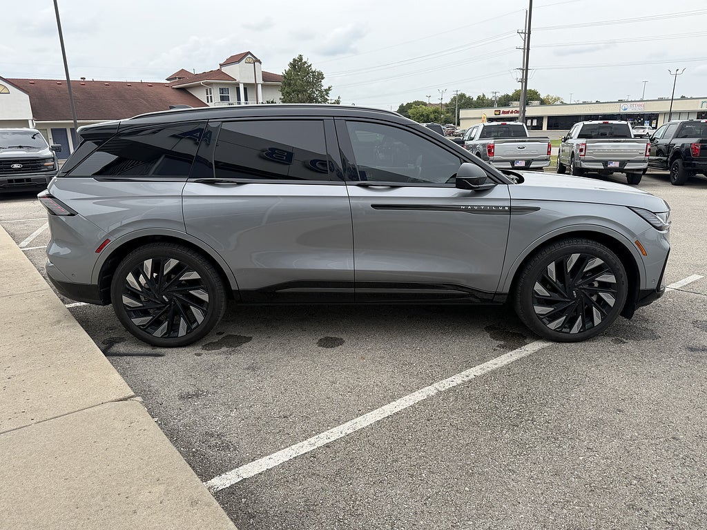 2024 Lincoln Nautilus Reserve