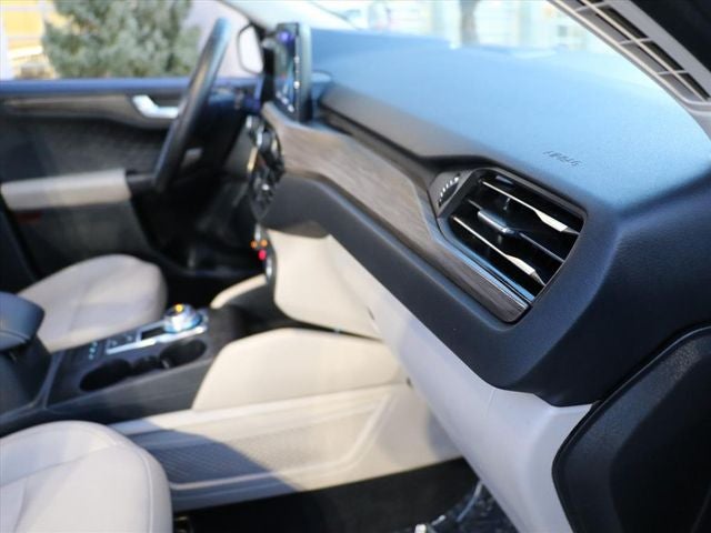 2020 Ford Escape Titanium Hybrid