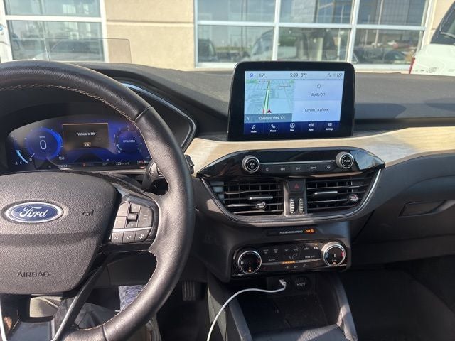 2022 Ford Escape Titanium