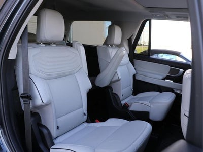 2025 Ford Expedition Platinum