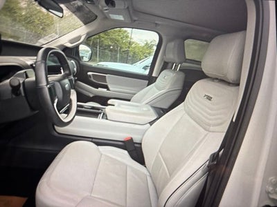 2025 Ford Expedition Platinum
