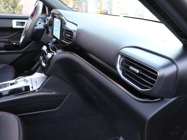 2024 Ford Explorer ST-Line