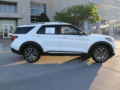2025 Ford Explorer Platinum