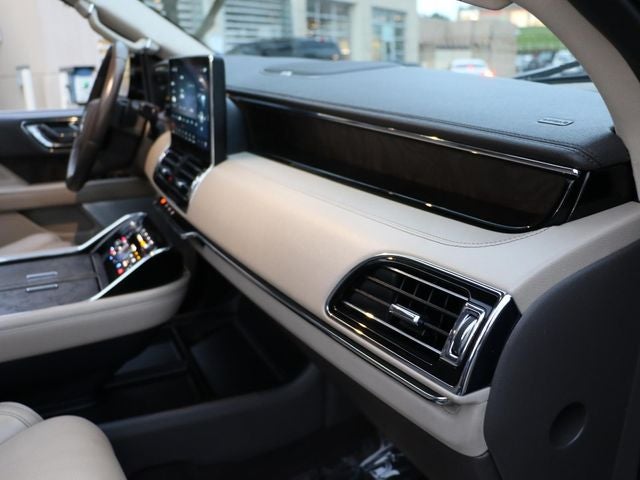 2022 Lincoln Navigator L Reserve