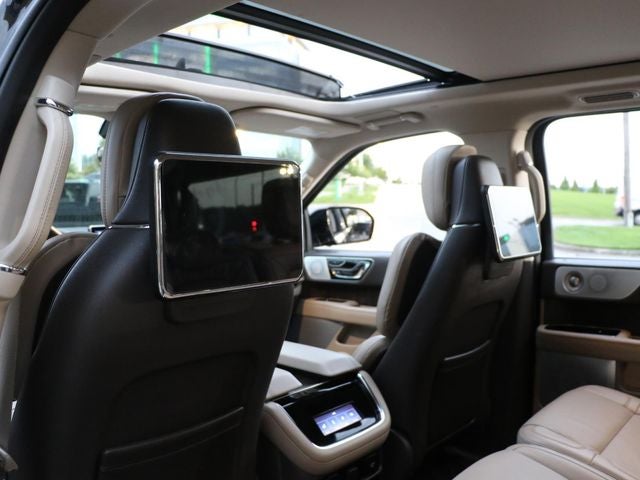 2022 Lincoln Navigator L Reserve