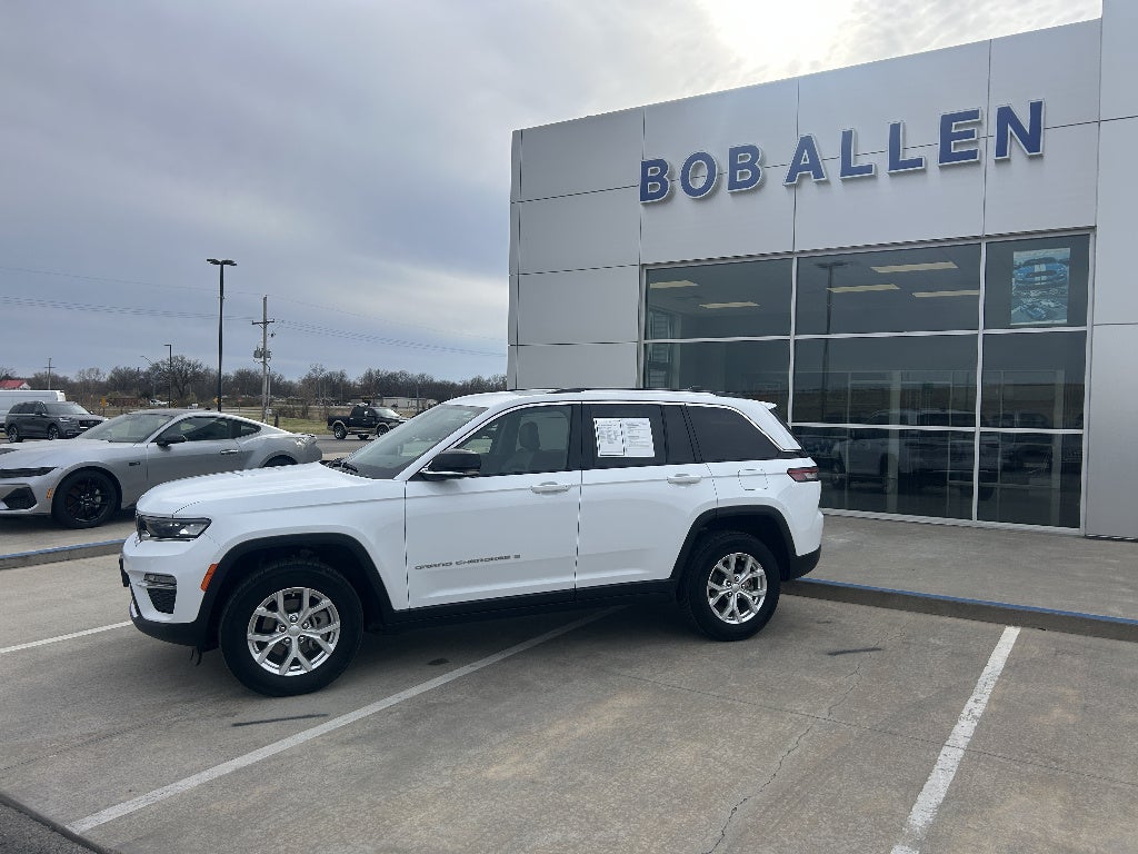 Used 2024 Jeep Grand Cherokee Limited with VIN 1C4RJHBG1R8951545 for sale in Kansas City