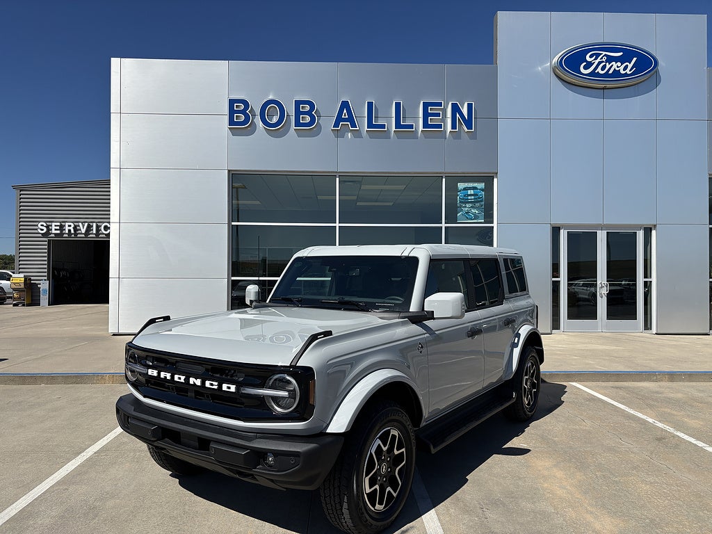 2026 Ford Bronco Outer Banks