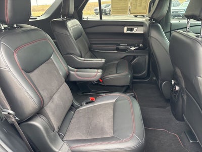 2024 Ford Explorer ST-Line