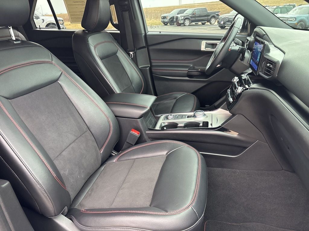 2024 Ford Explorer ST-Line