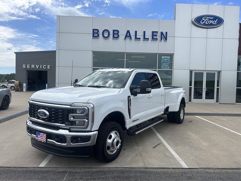 2026 Ford F-350 Lariat 4x4 Crew Cab 8' Box DRW's photo