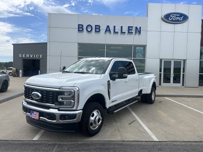 2026 Ford Super Duty F-350 DRW LARIAT