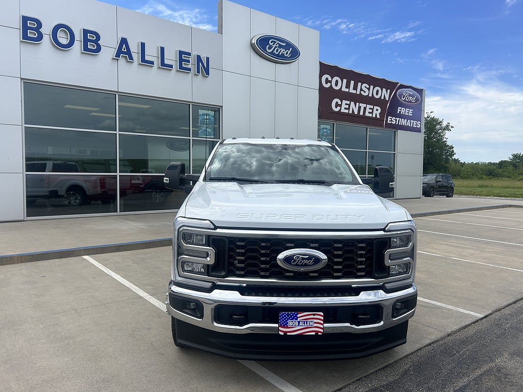 2026 Ford Super Duty F-350 DRW LARIAT