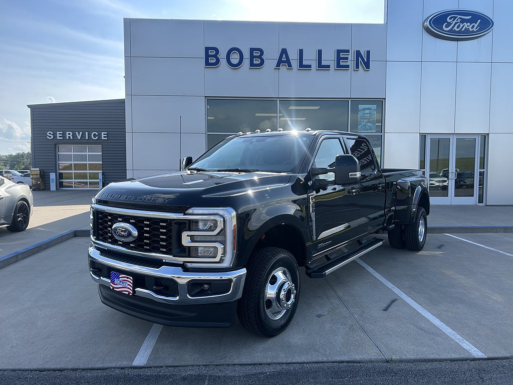 2026 Ford Super Duty F-350 DRW LARIAT