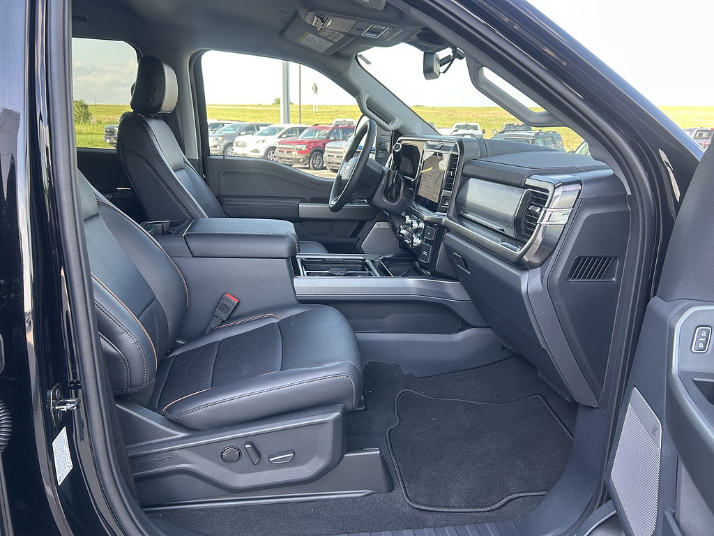 2026 Ford Super Duty F-350 DRW LARIAT