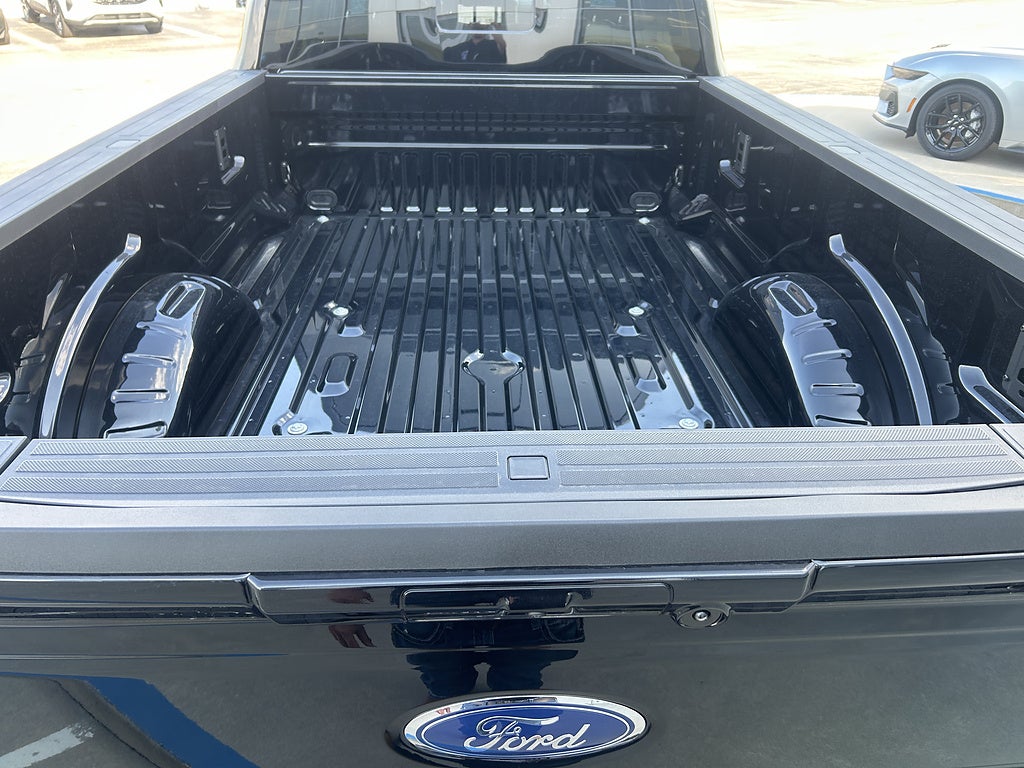 2026 Ford Super Duty F-350 DRW LARIAT