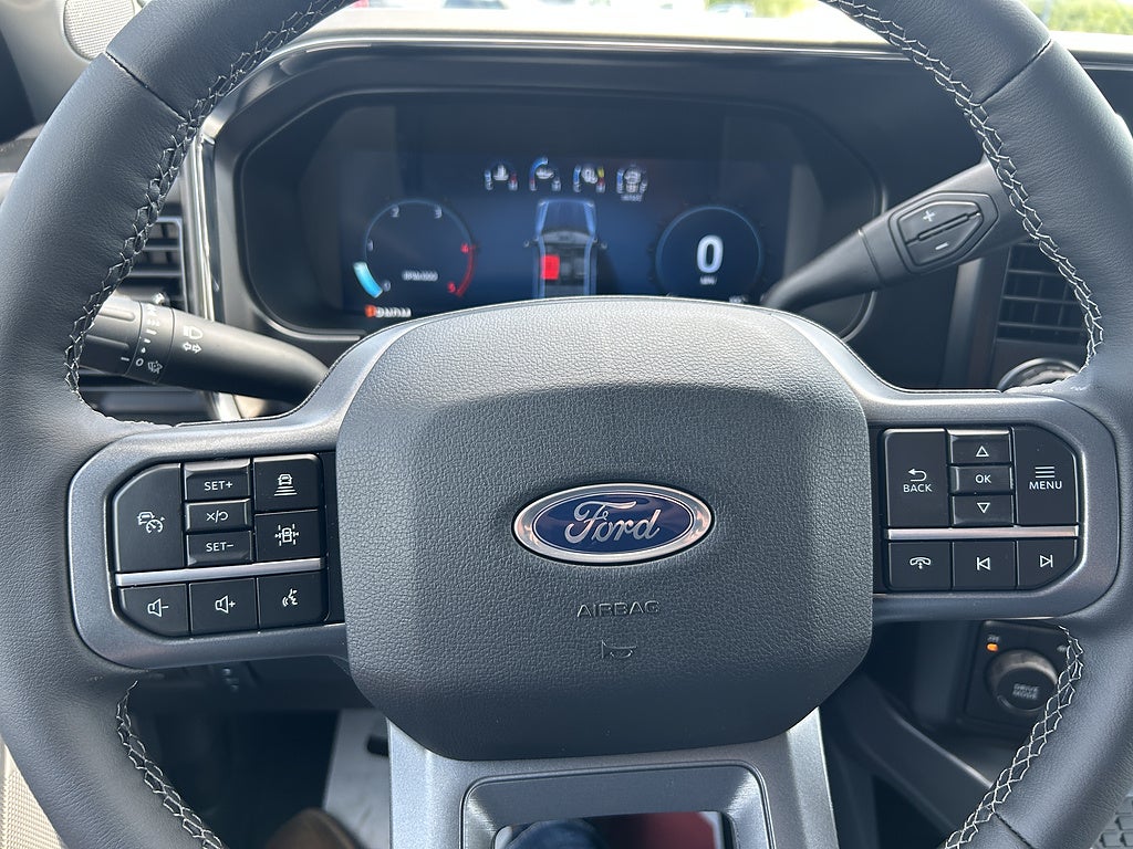 2026 Ford Super Duty F-350 DRW LARIAT