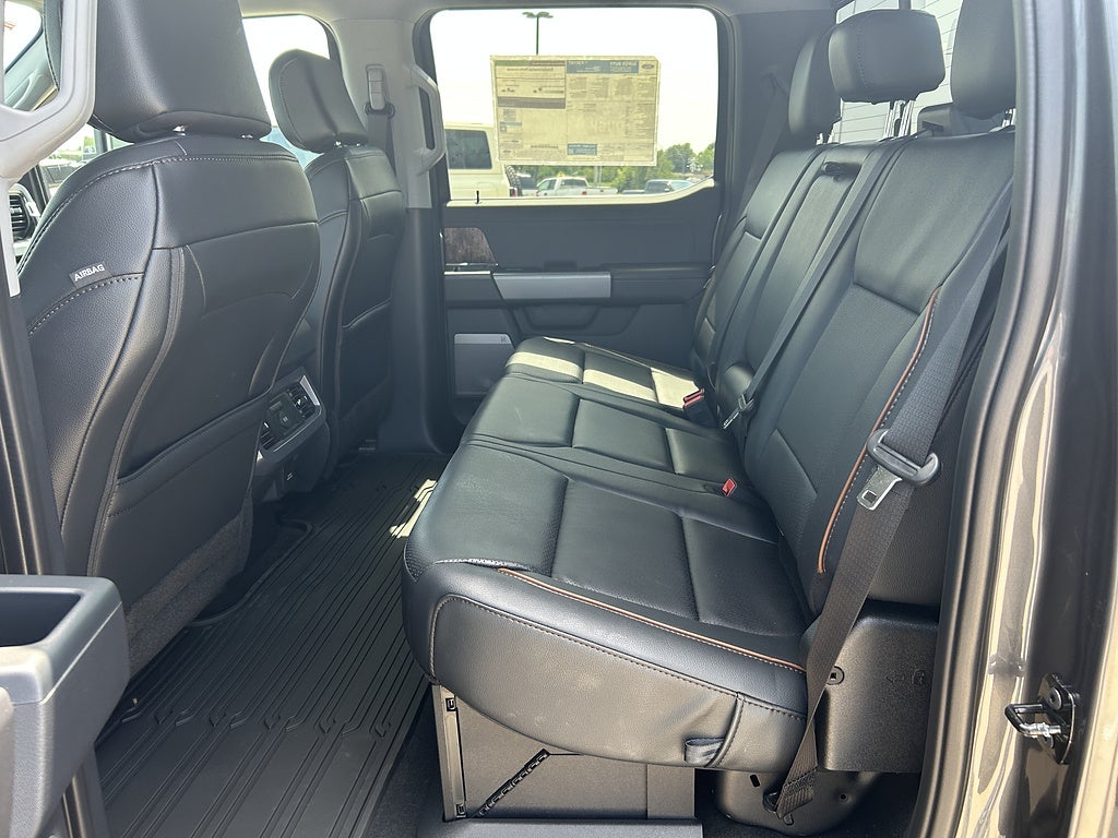 2026 Ford Super Duty F-350 DRW LARIAT
