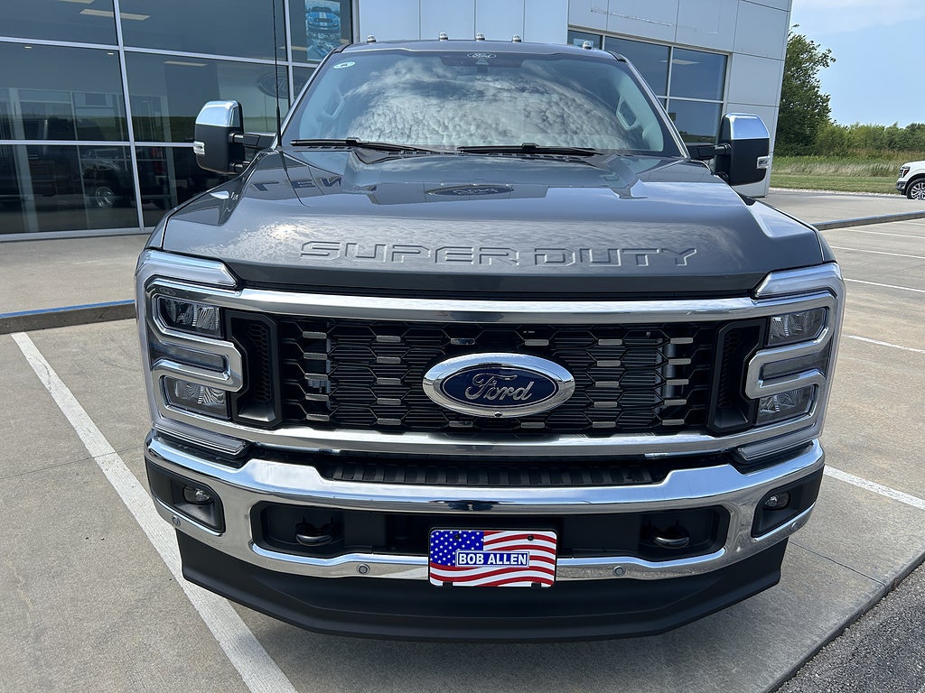 2026 Ford Super Duty F-350 DRW LARIAT