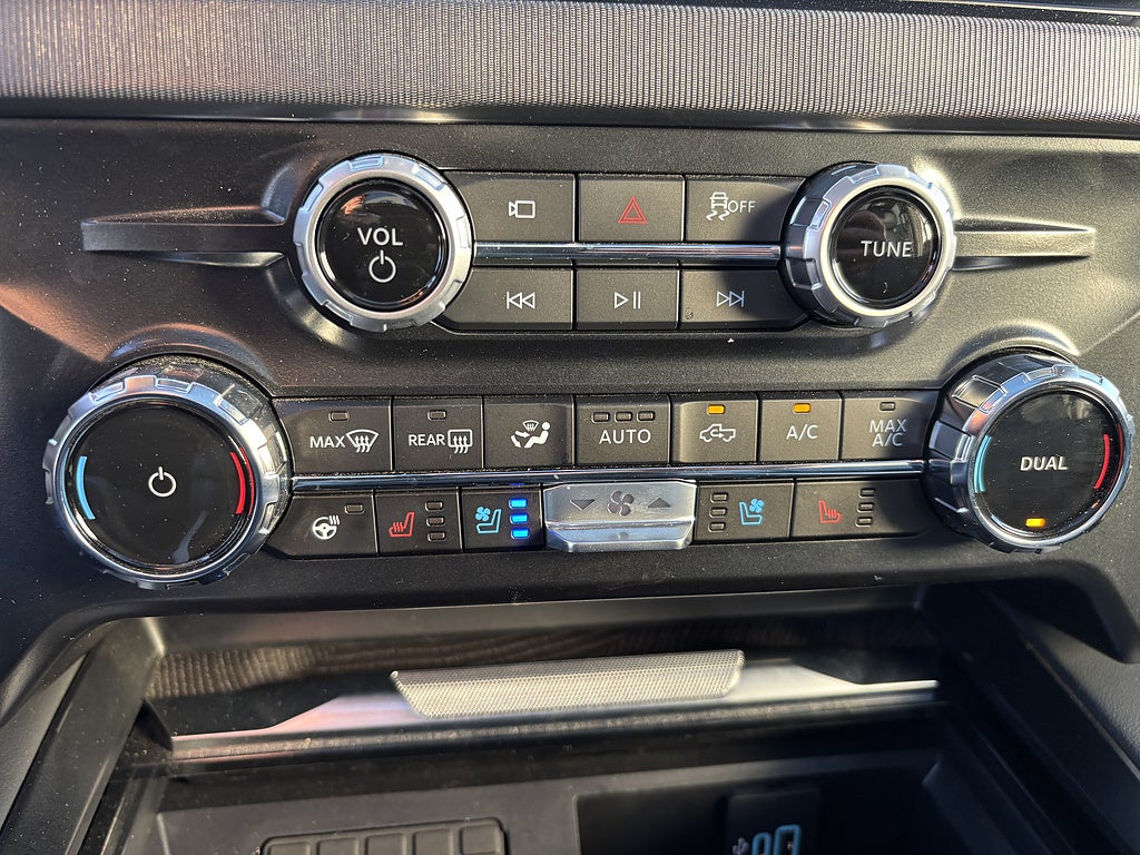 2025 Ford Super Duty F-450 DRW Platinum