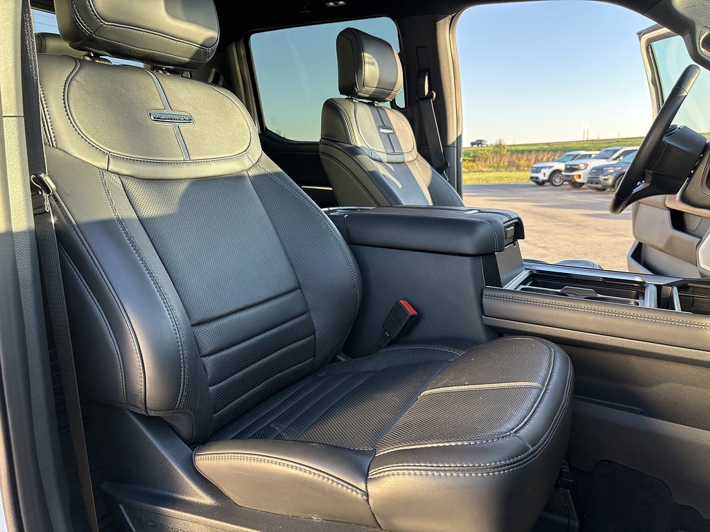 2025 Ford Super Duty F-450 DRW Platinum