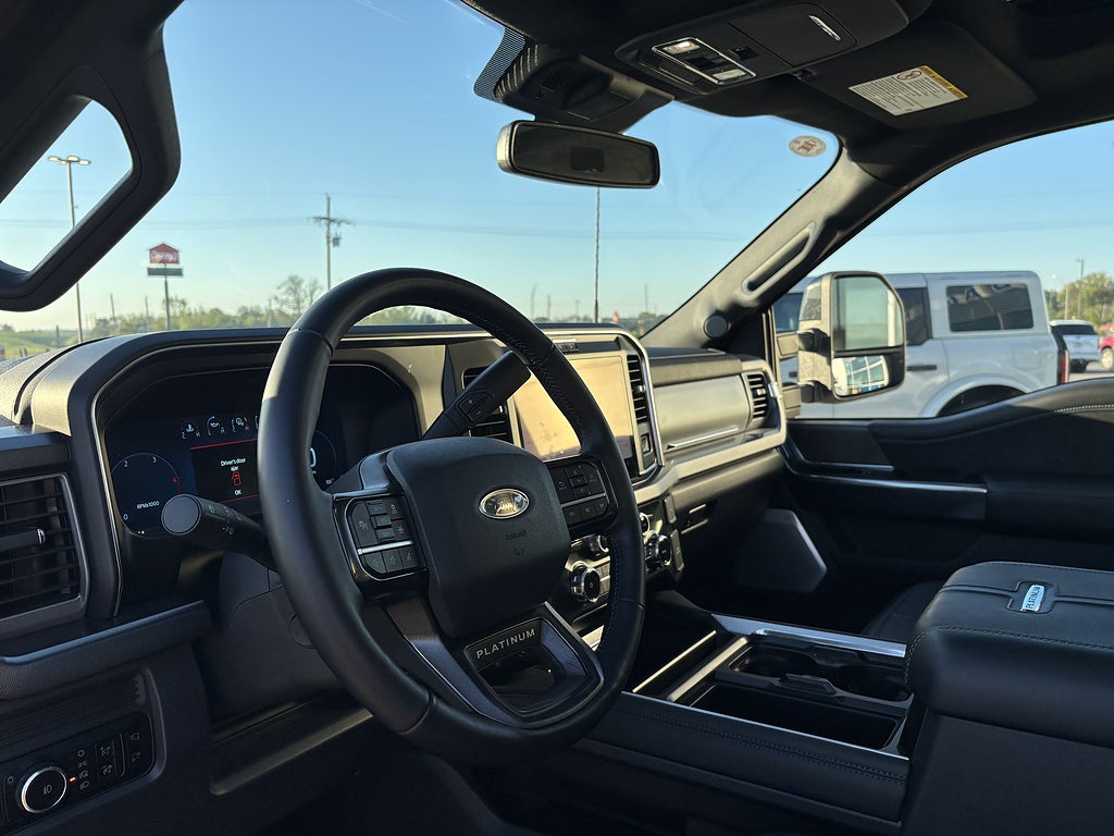 2025 Ford Super Duty F-450 DRW Platinum