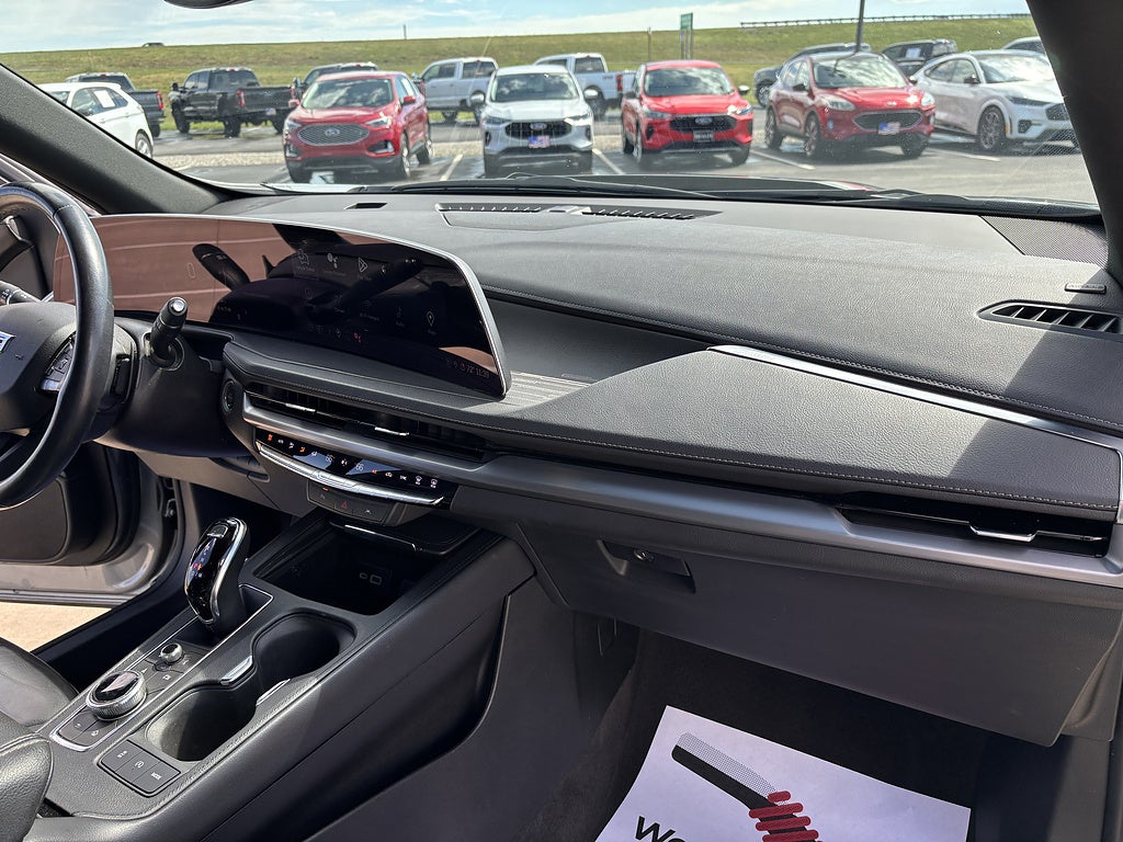 2024 Cadillac XT4 Premium Luxury