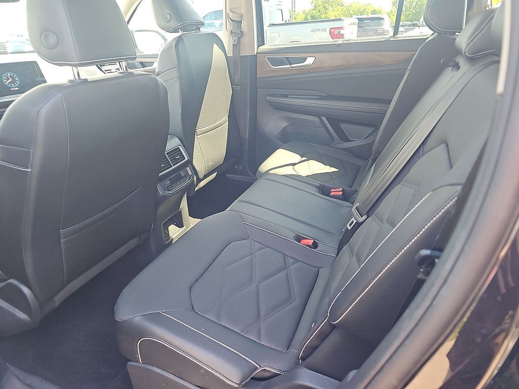 2025 Volkswagen Atlas SE