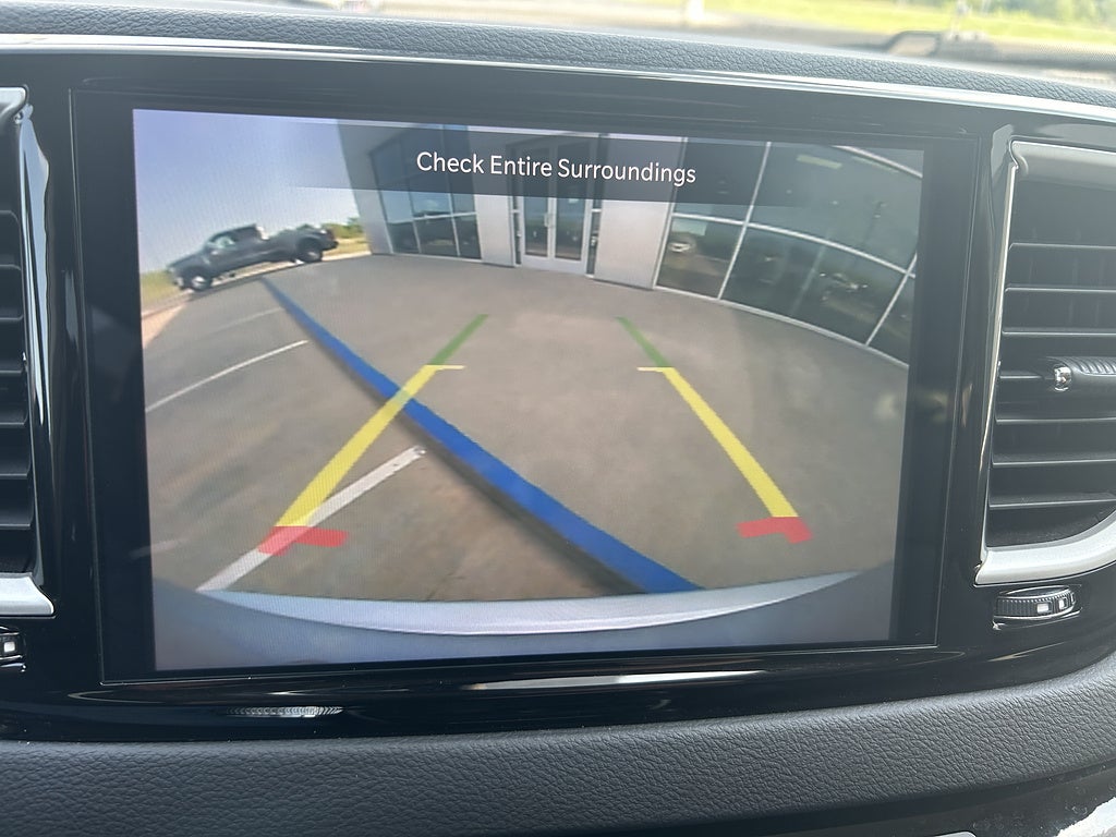 2024 Chrysler Pacifica Touring L - Photo 13