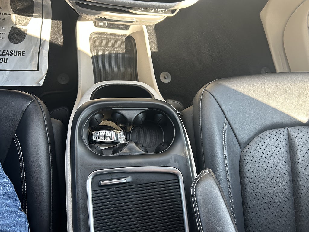 2024 Chrysler Pacifica Touring L - Photo 15