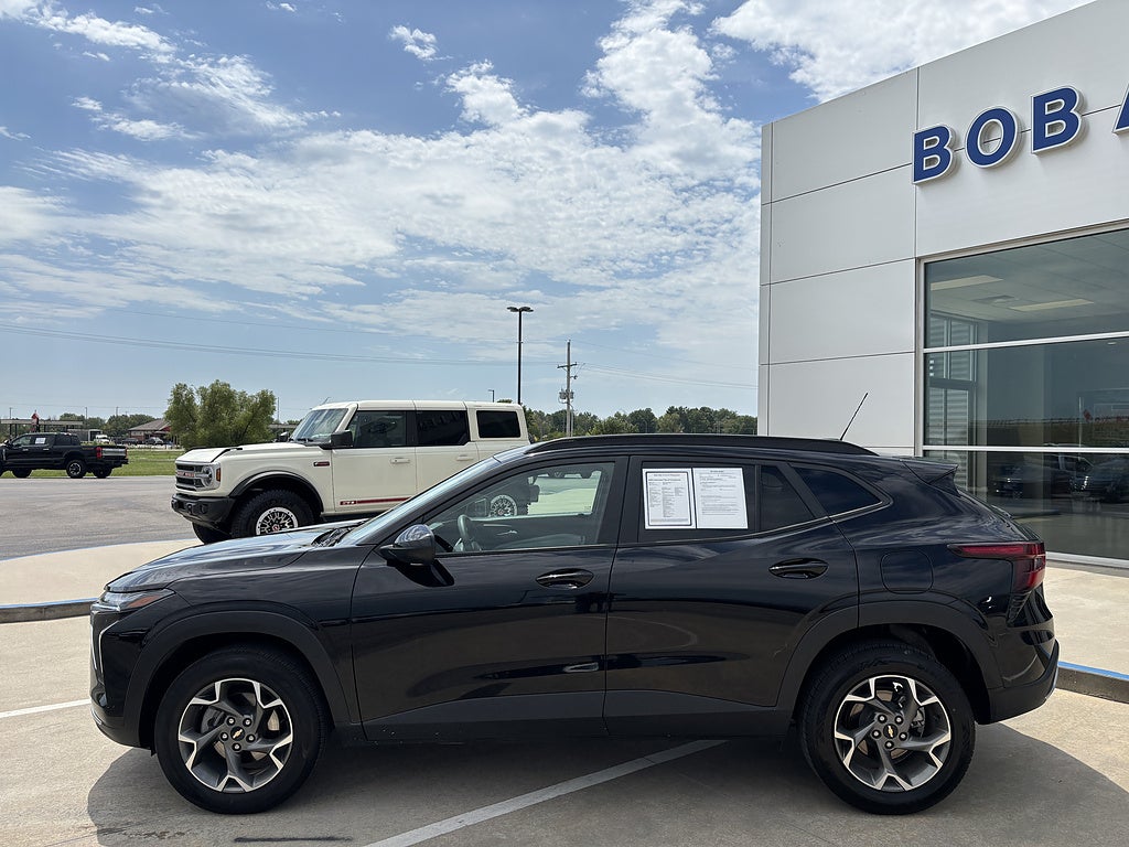 Used 2025 Chevrolet Trax LT with VIN KL77LHEP5SC188040 for sale in Kansas City