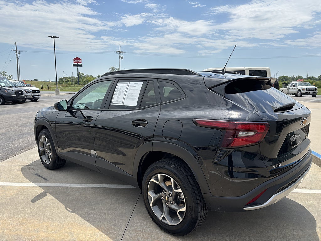 2025 Chevrolet Trax LT